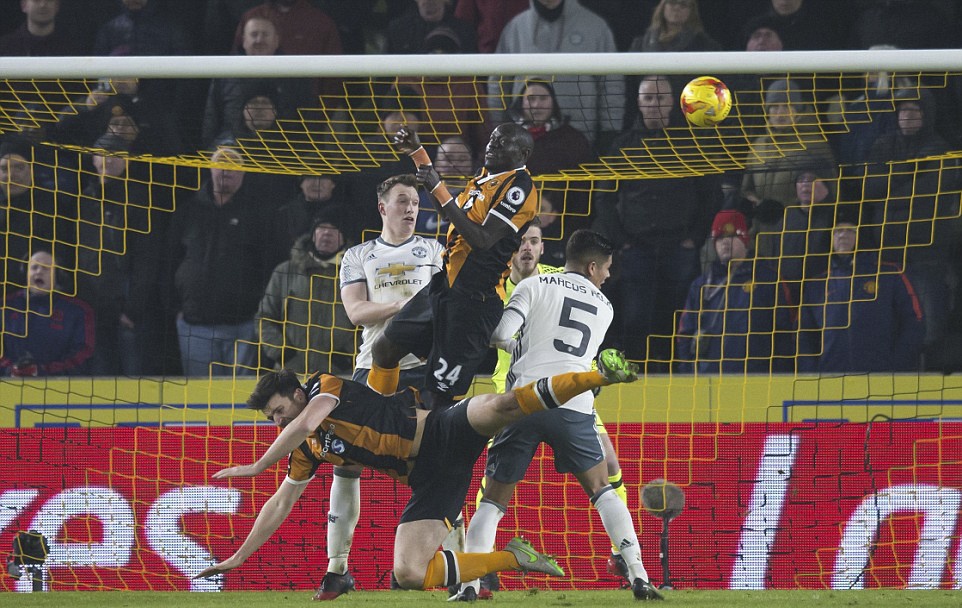 MU vao chung ket League Cup anh 3