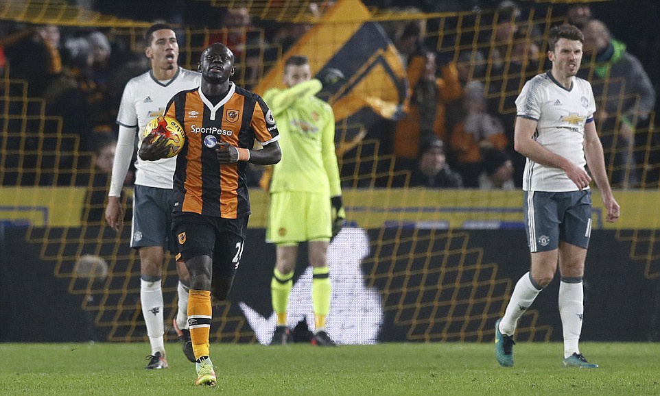 MU vao chung ket League Cup anh 11