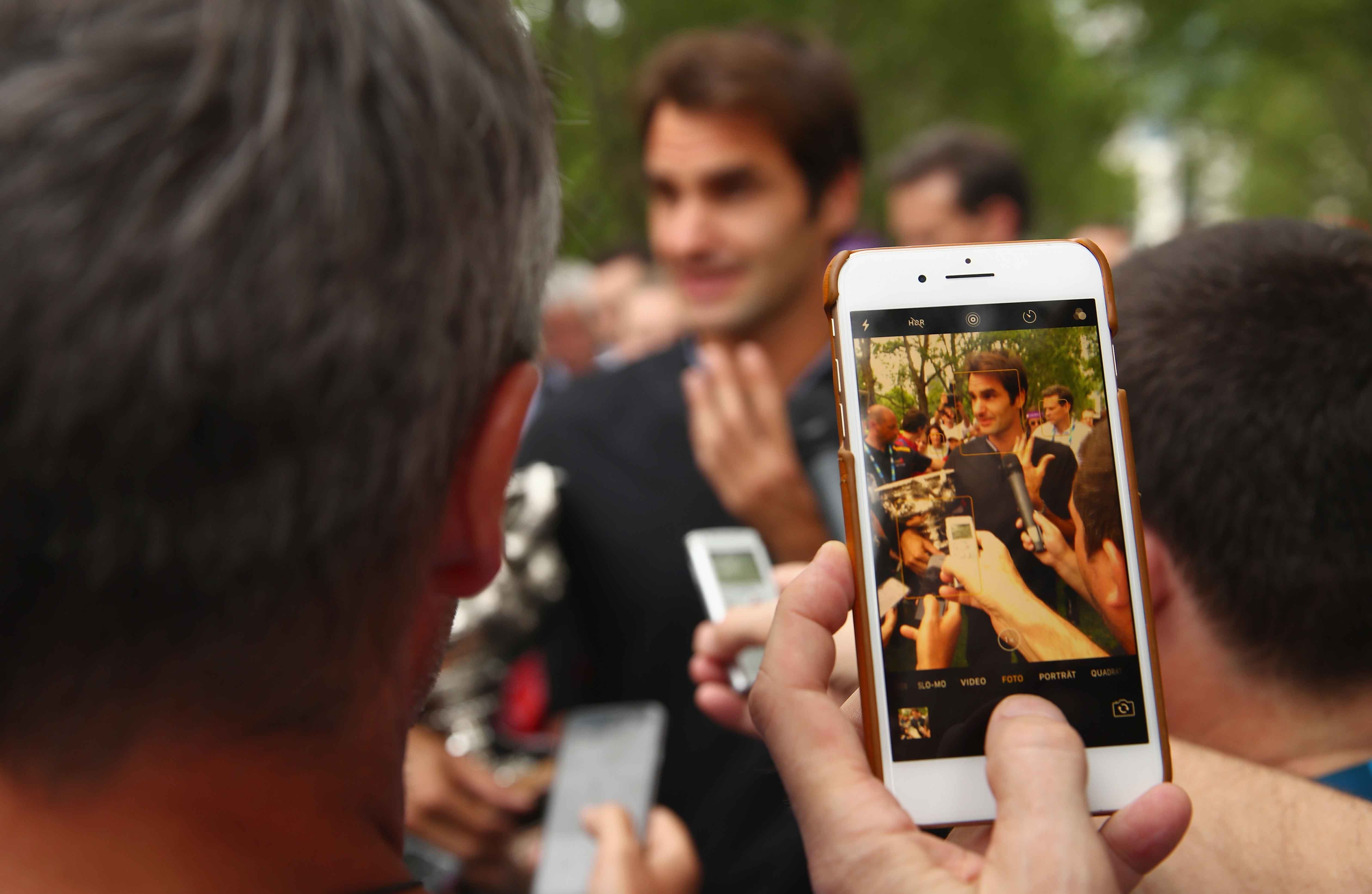 Federer va cup vo dich anh 5