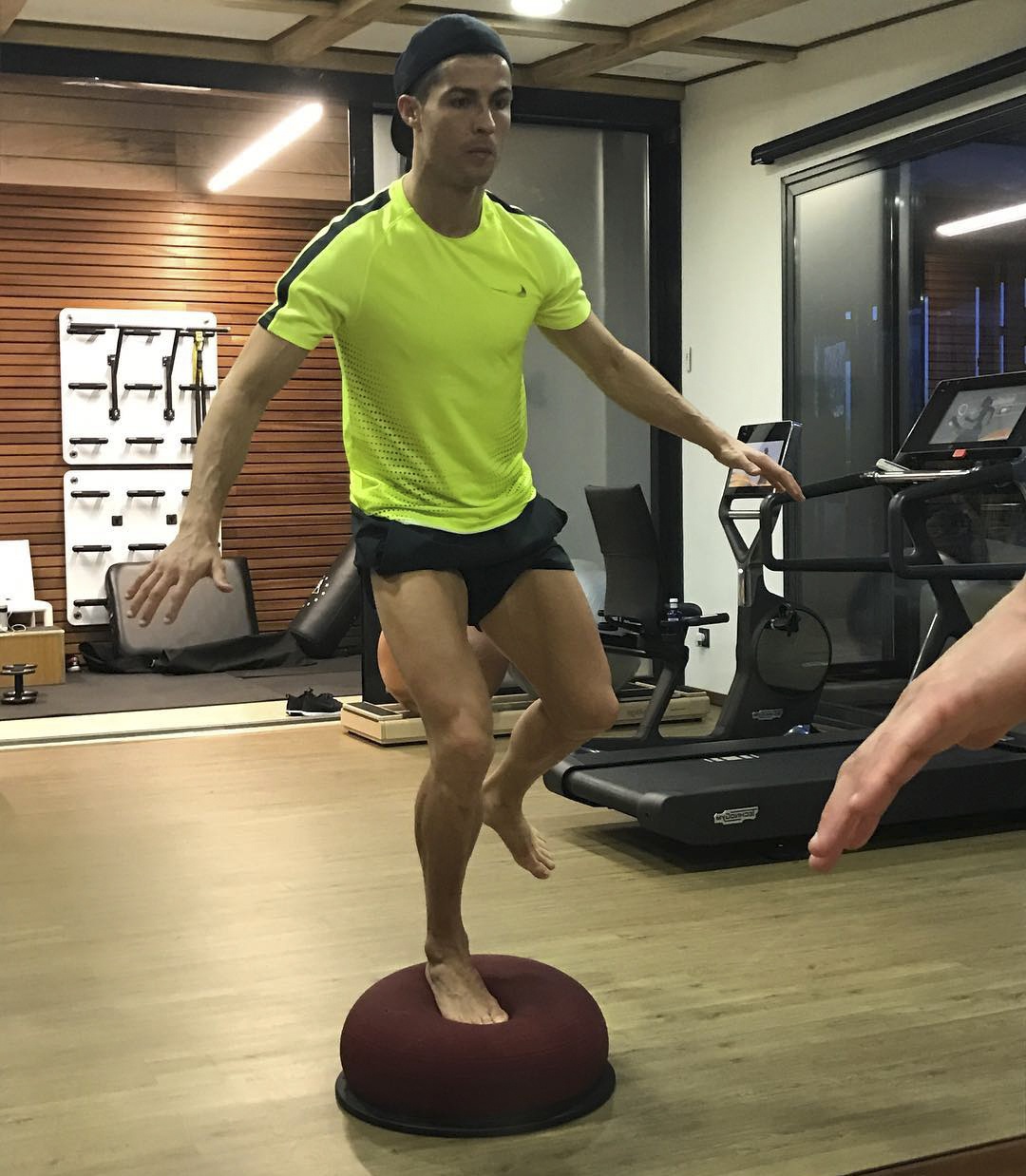 Ronaldo trổ tài ảnh 1 Ronaldo tro tai anh 1