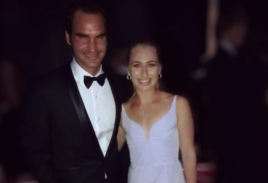 Nu tay vot phan khich khi Federer vo dich hinh anh