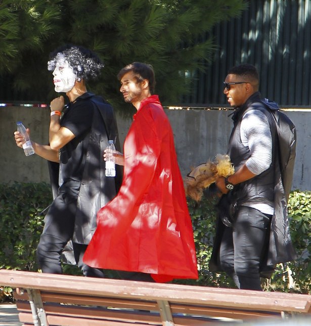 Ronaldo đeo mặt nạ kinh dị ảnh 2 Ronaldo deo mat na kinh di anh 2