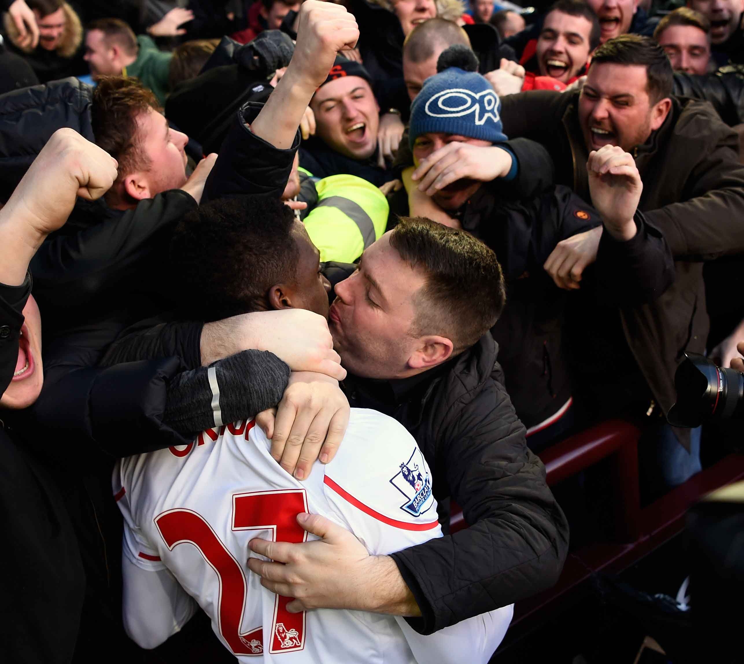 10% fan Premier League nghi den bong da anh 2
