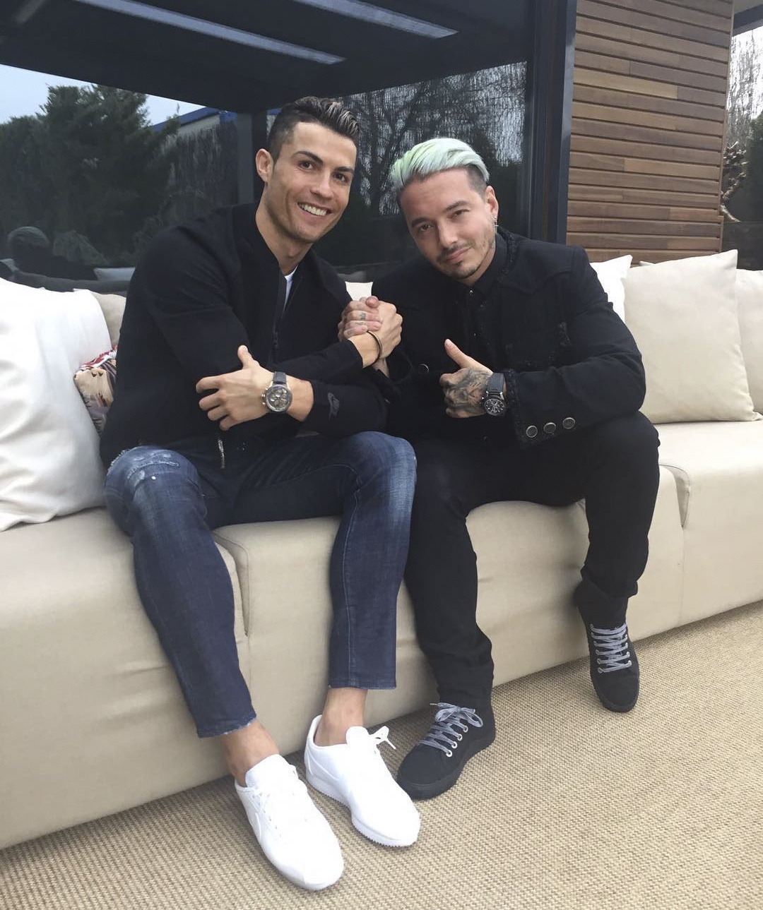 Ronaldo mua quà Valentine ảnh 8 Ronaldo mua qua Valentine anh 8