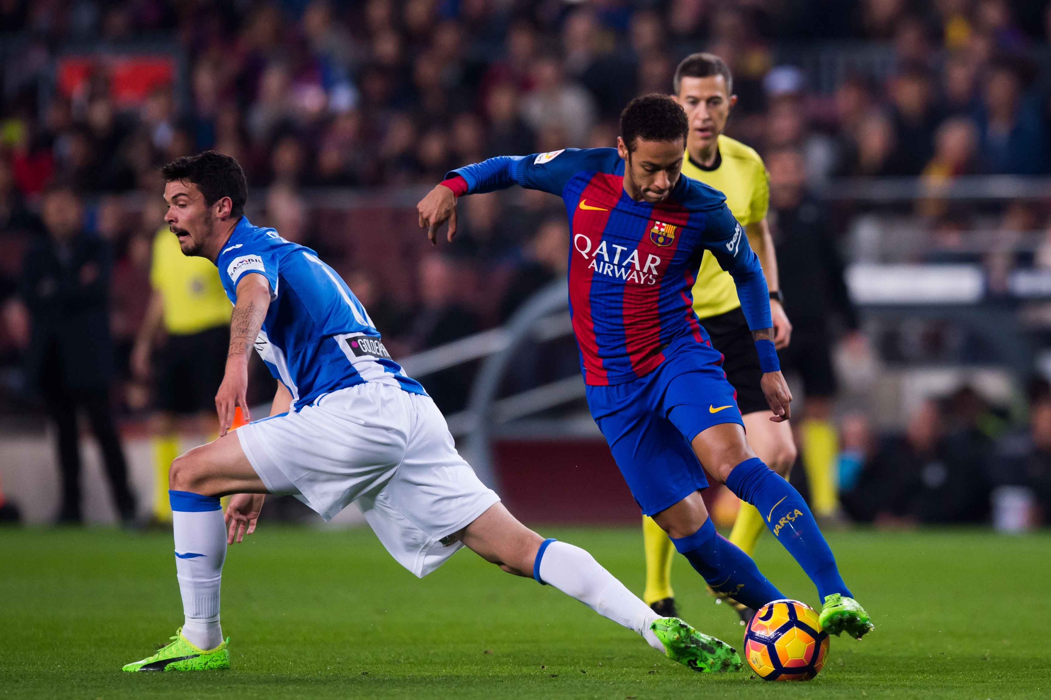 Neymar 'đóng kịch' phút 89 ảnh 3 Neymar 'dong kich' phut 89 anh 3