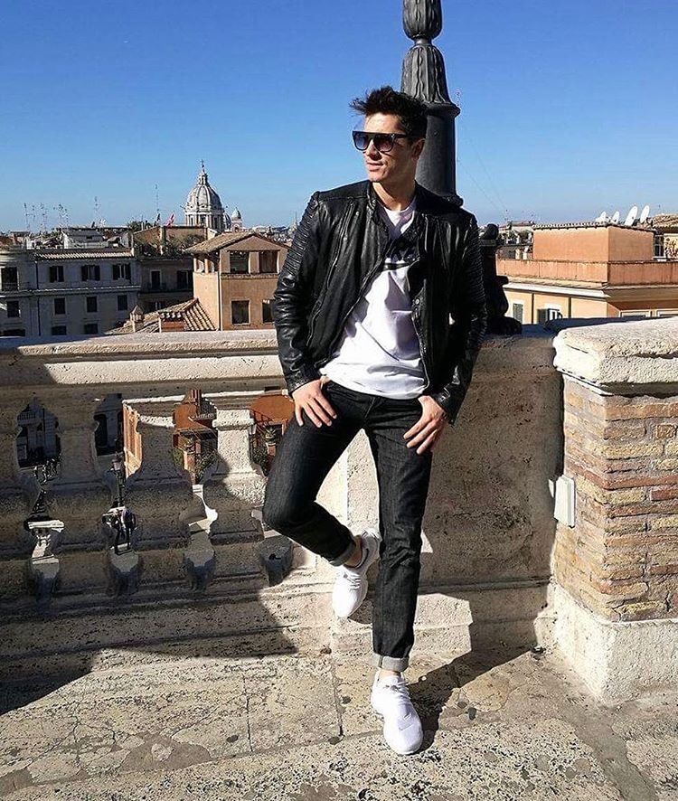 Ronaldo khoe sieu xe anh 11