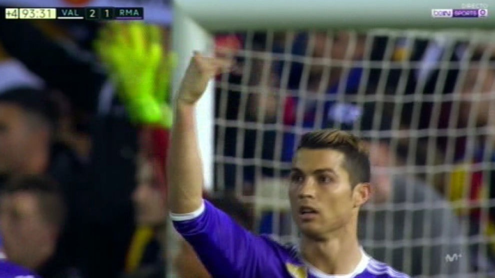 Ronaldo keu goi Navas bo khung thanh len tan cong hinh anh