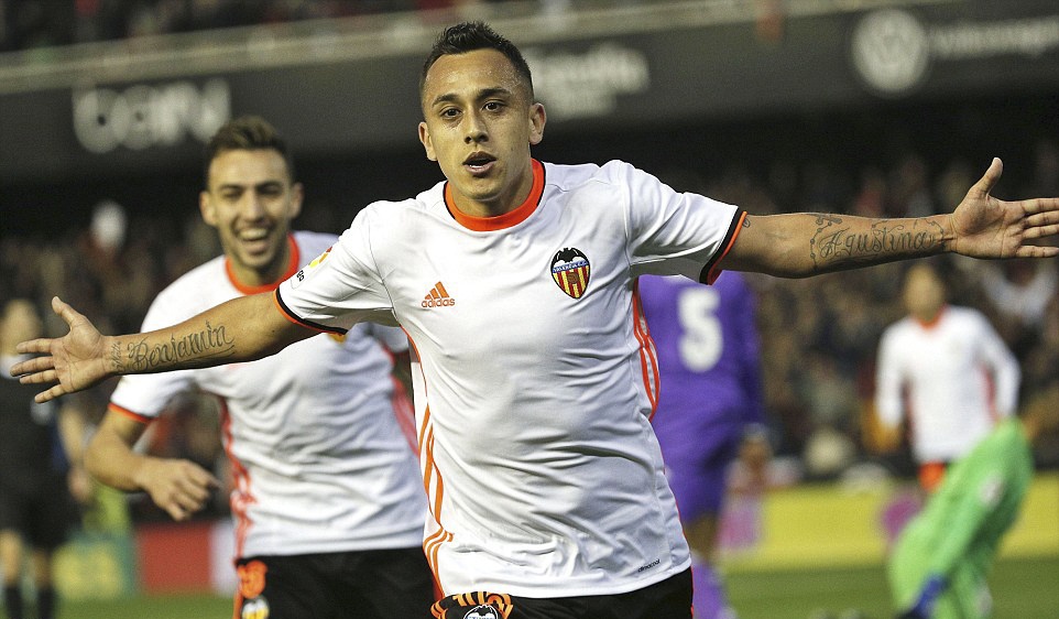 Real van bai tran truoc Valencia anh 4