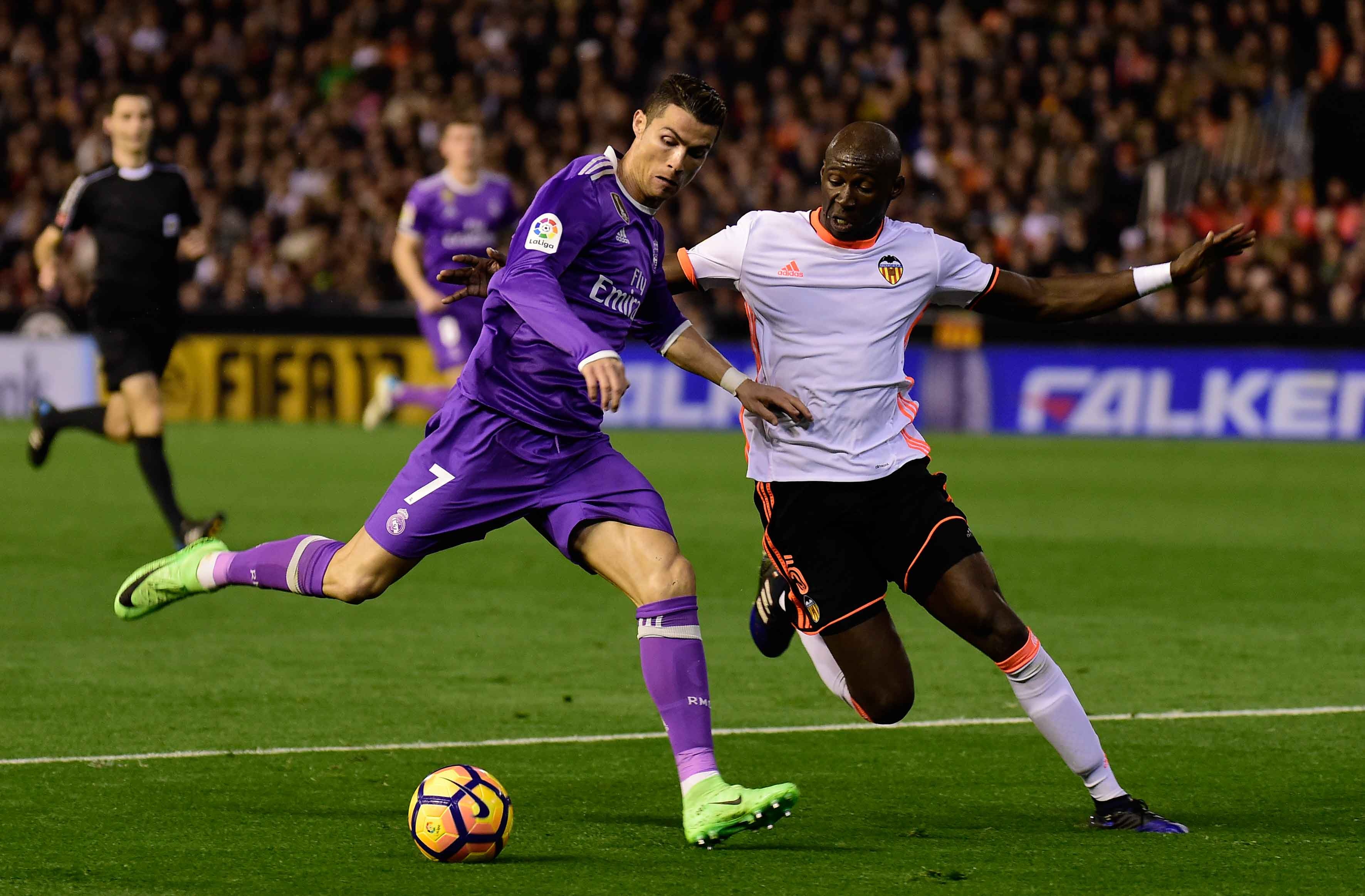 Real van bai tran truoc Valencia anh 6