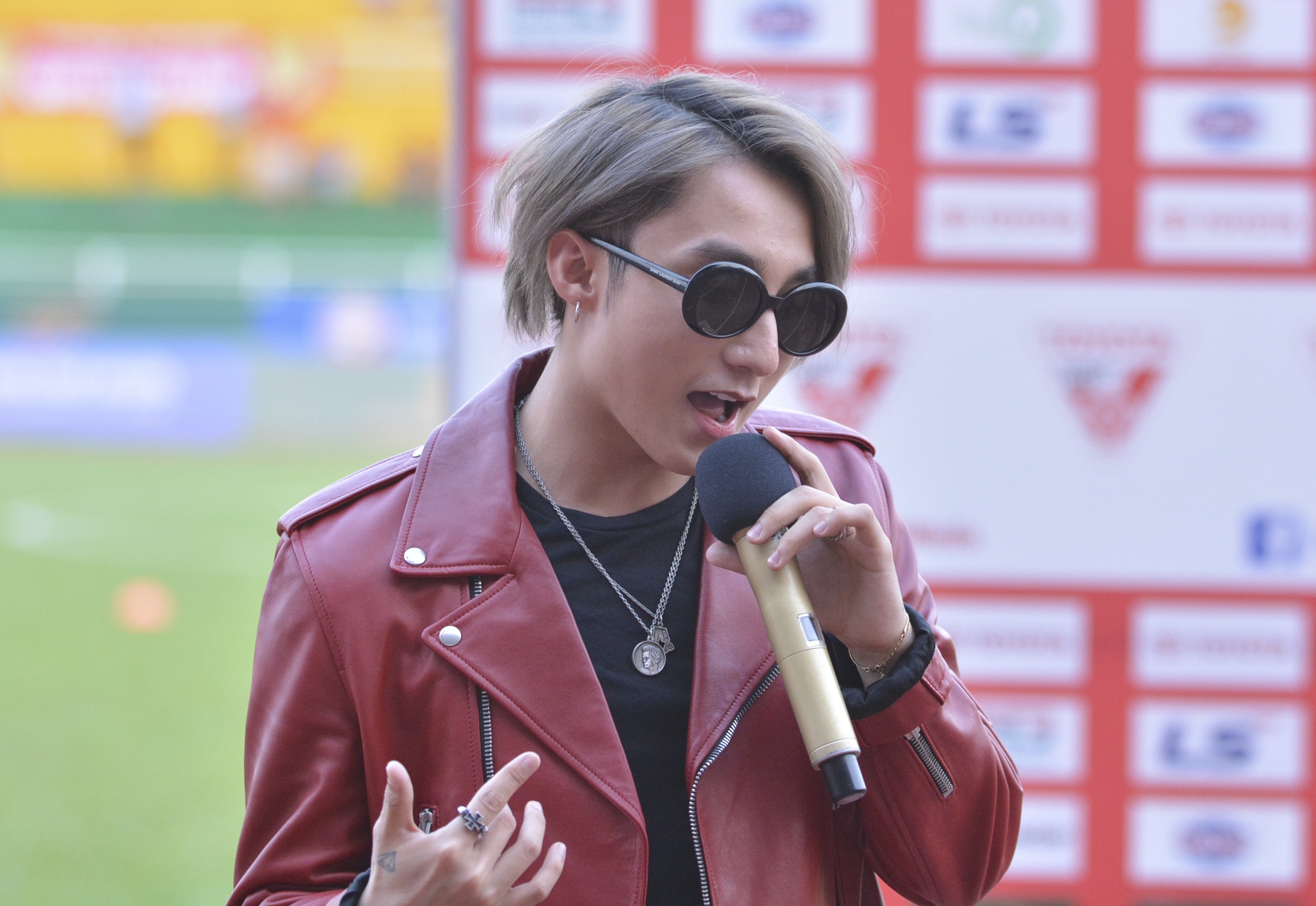 CLB TP.HCM 1-0 Can Tho: Son Tung M-TP tiep lua tran dau hinh anh