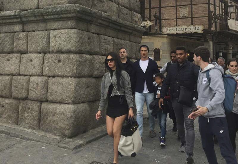 Ban gai Ronaldo bi chi trich anh 3