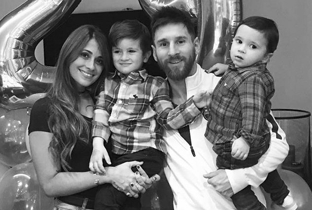 Messi chuc mung sinh nhat ban gai hinh anh