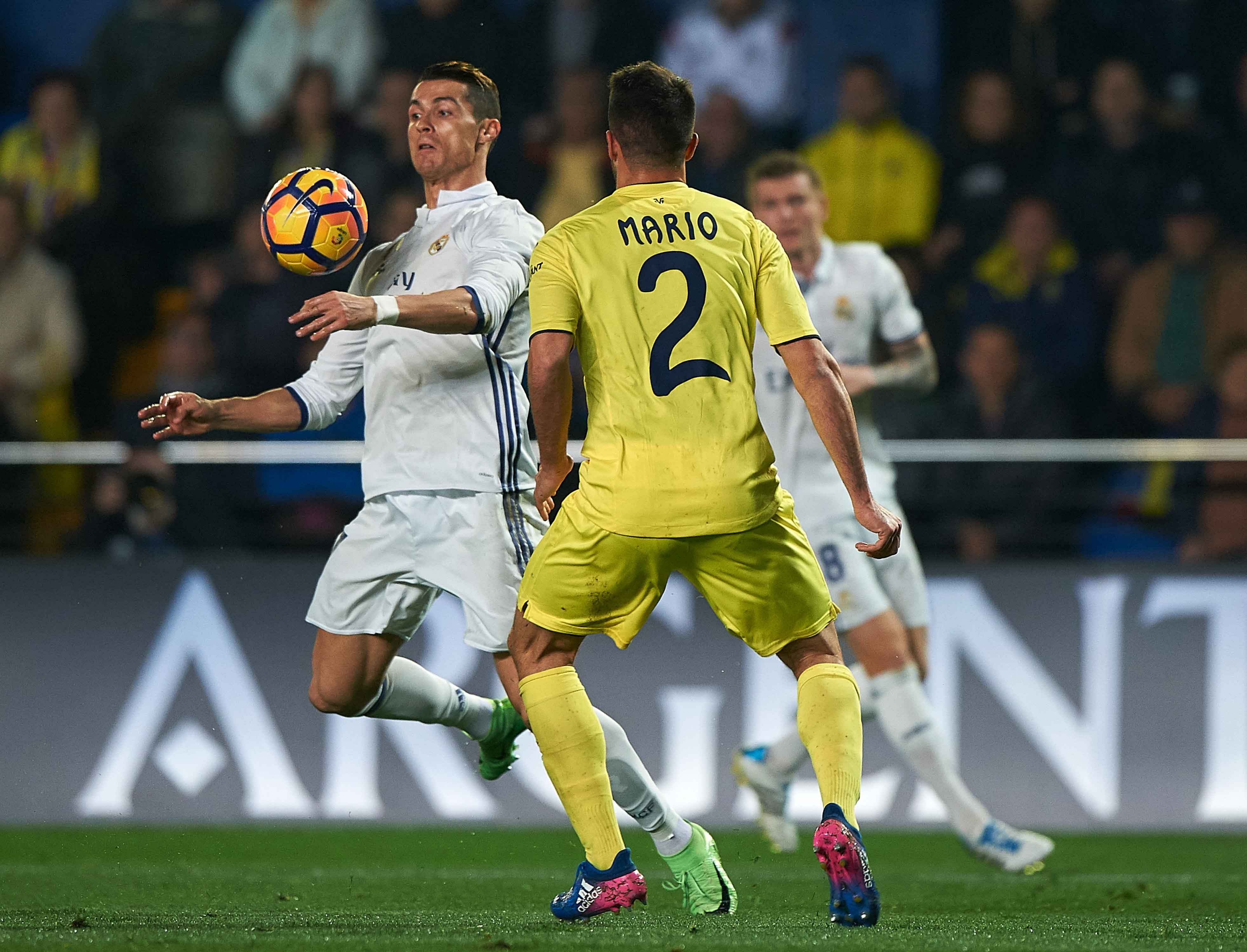 Real ngược dòng dù bị dẫn 2 bàn ảnh 2 Real nguoc dong du bi dan 2 ban anh 2