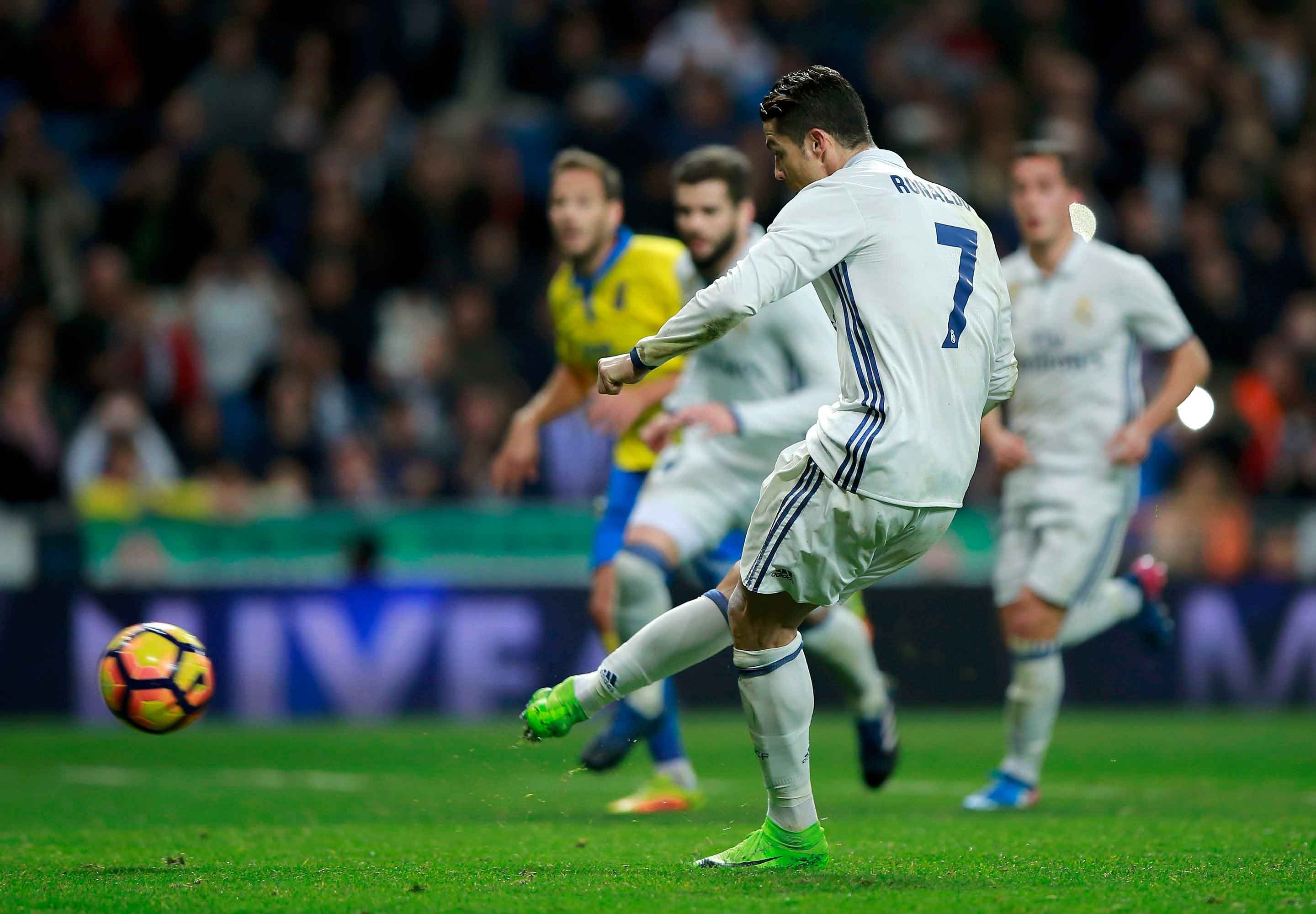 Ronaldo lap cu dup cuoi tran anh 11