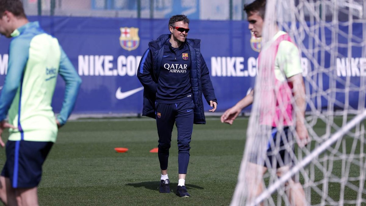 Messi lot thom khi dung canh cau thu anh 9