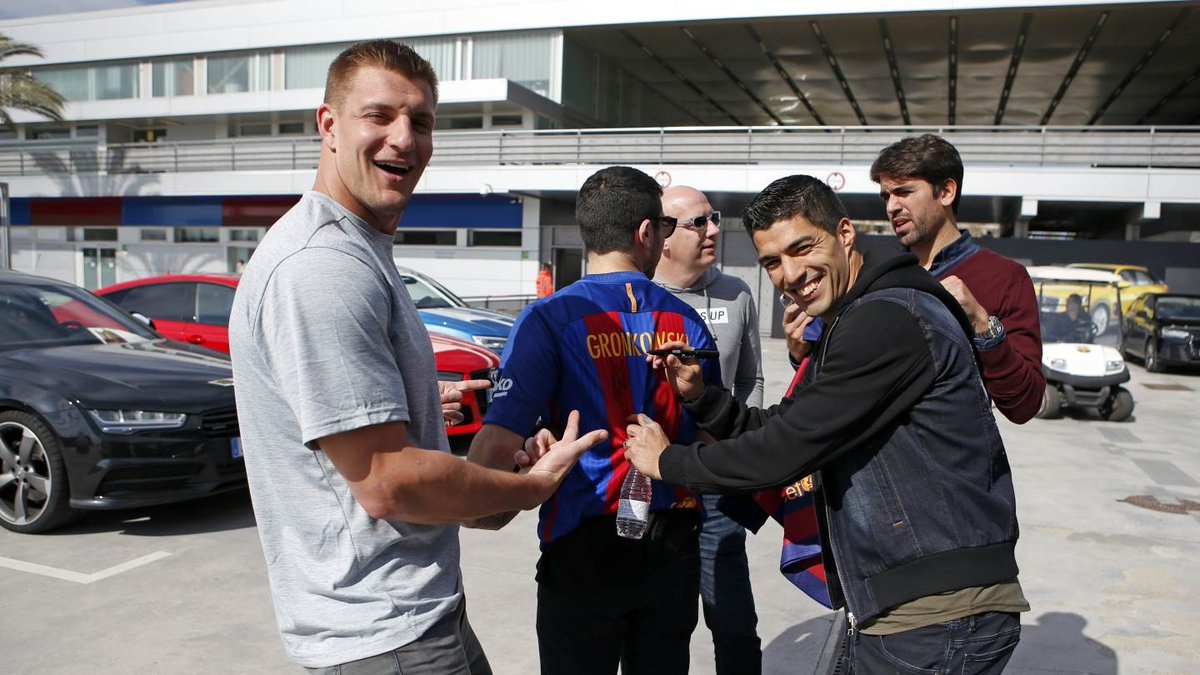 Messi lot thom khi dung canh cau thu anh 4