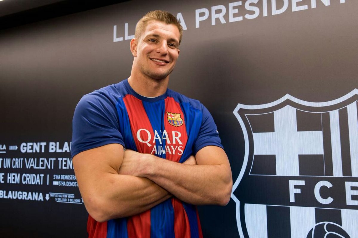 Messi lot thom khi dung canh cau thu anh 1