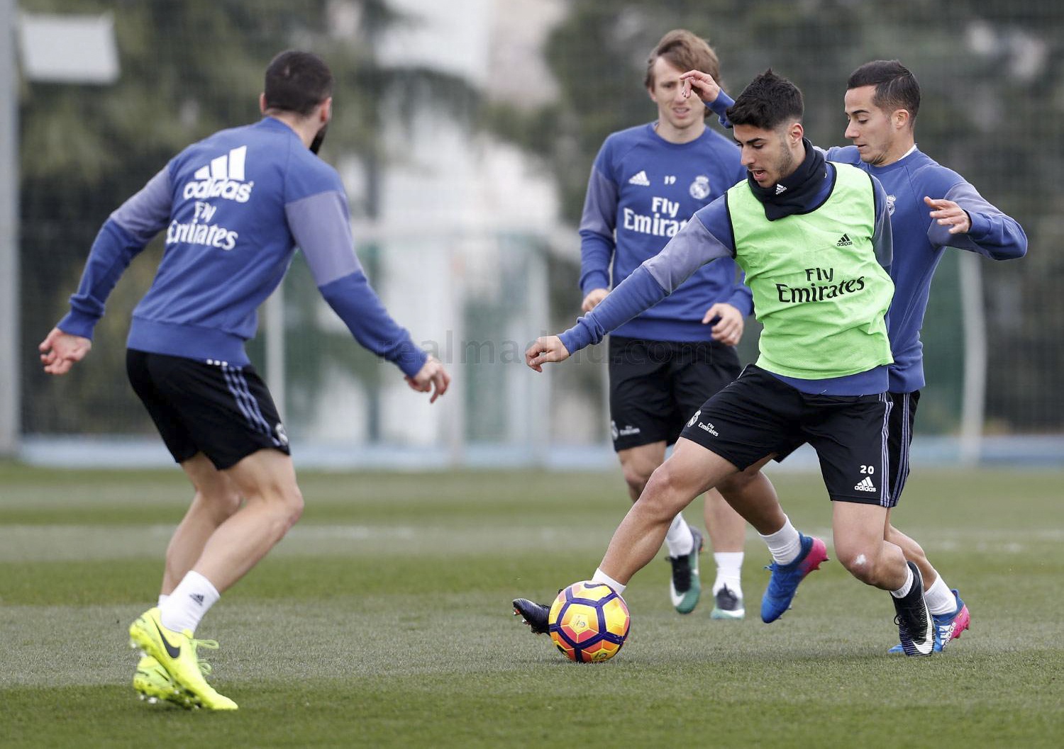 Ronaldo phai tap mot minh anh 9