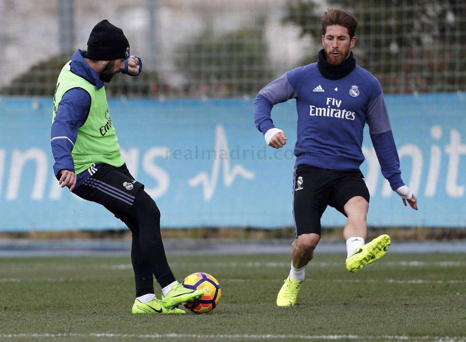 Ronaldo phai tap mot minh anh 8