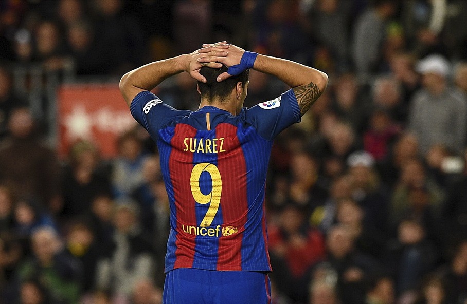 Messi lap cu dup ban thang anh 12