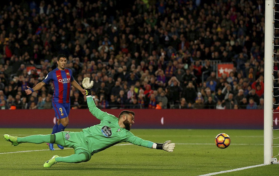 Messi lap cu dup ban thang anh 10