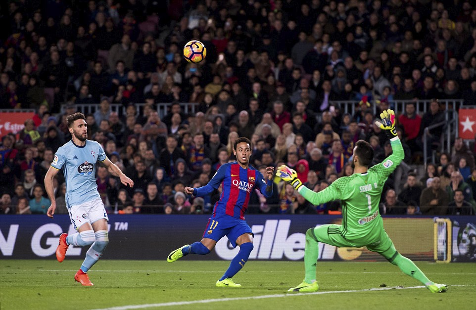 Messi lap cu dup ban thang anh 4