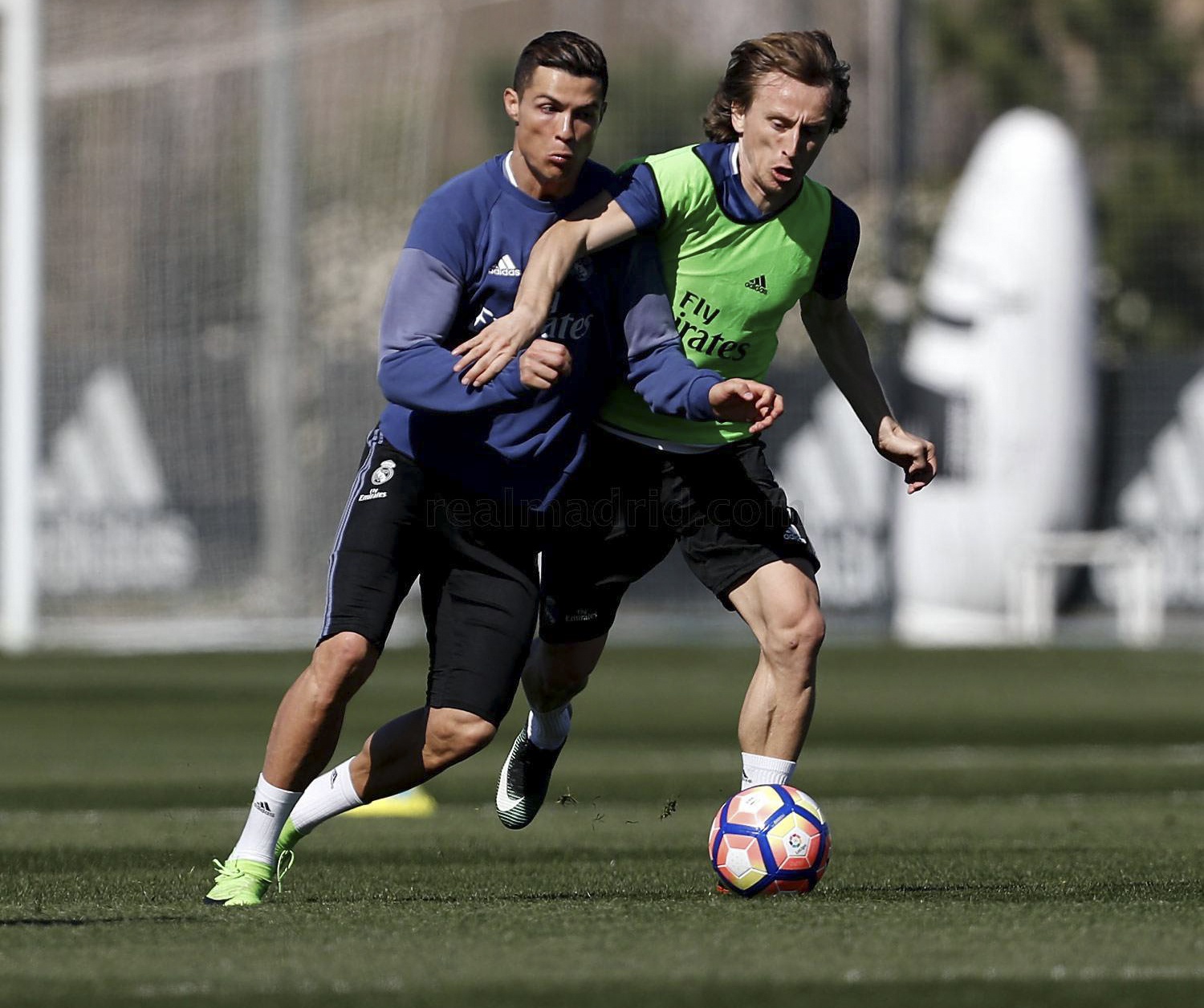 Ronaldo vui ve treu dua Bale anh 3