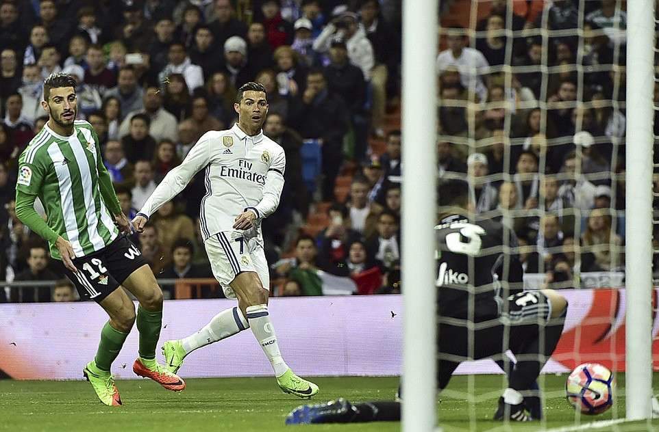 Real đòi lại ngôi đầu từ tay Barca ảnh 3 Real doi lai ngoi dau tu tay Barca anh 3