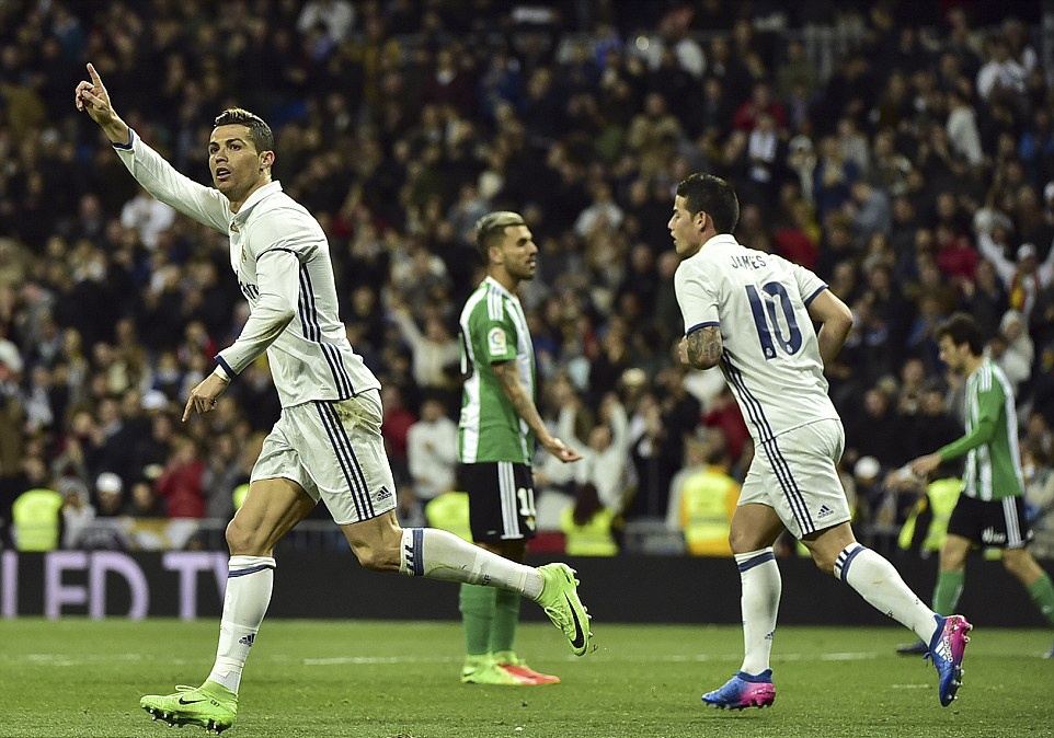 Real đòi lại ngôi đầu từ tay Barca ảnh 10 Real doi lai ngoi dau tu tay Barca anh 10