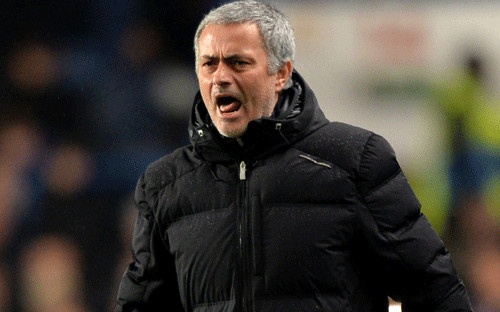 Mourinho noi gian vi su co khong dang co sau tran thua Chelsea hinh anh