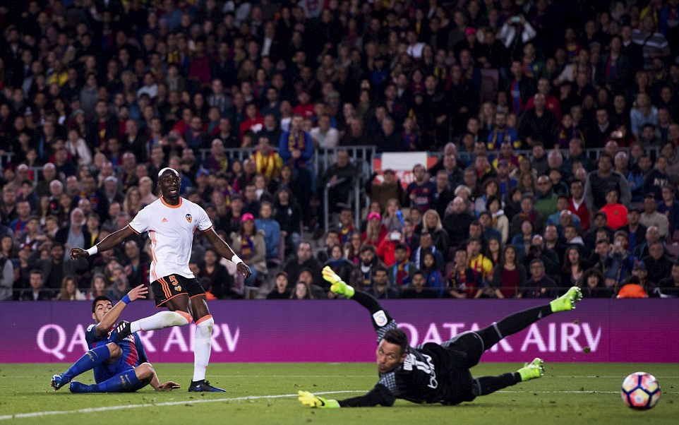 Barca nguoc dong thang Valencia 4-2 anh 4