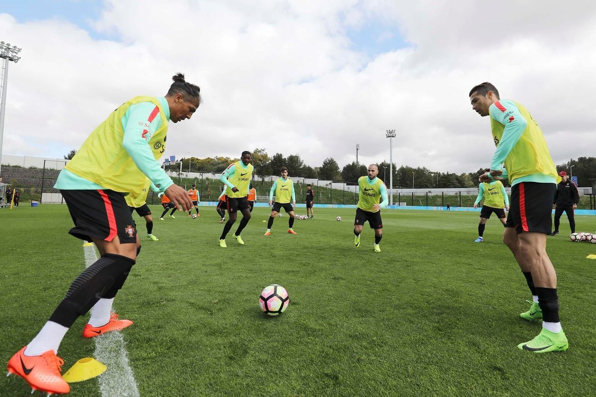 Ronaldo tuoi cuoi tap luyen anh 8