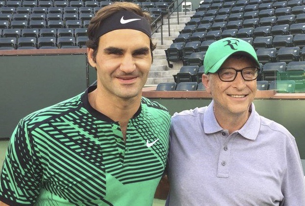 Ty phu Bill Gates co vu cuong nhiet cho Federer hinh anh