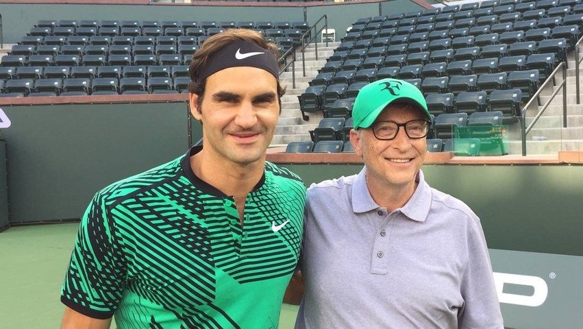 Ty phu Bill Gates co vu cho Federer hinh anh