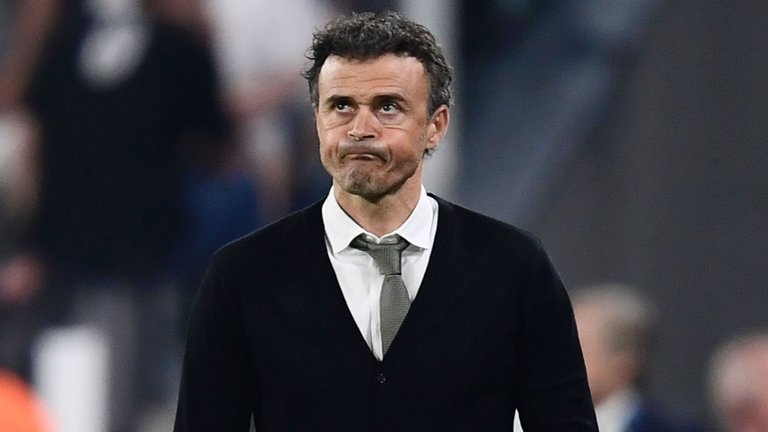 Luis Enrique: ‘Barca tang 2 ban thang cho Juve’ hinh anh