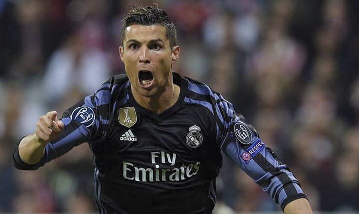 Ronaldo lap cu dup giup Real nguoc dong ha Bayern hinh anh