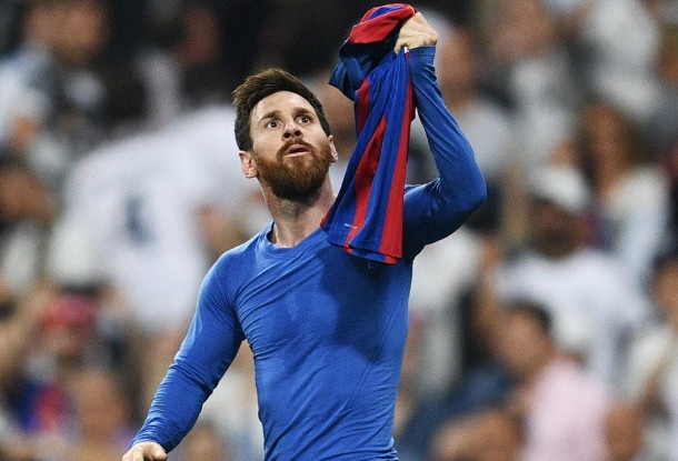 ‘De khoa Messi, can dung sung luc va cong tay’ hinh anh