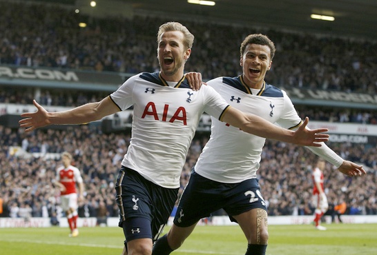 Ha guc Arsenal, Tottenham tiep tuc bam duoi Chelsea hinh anh