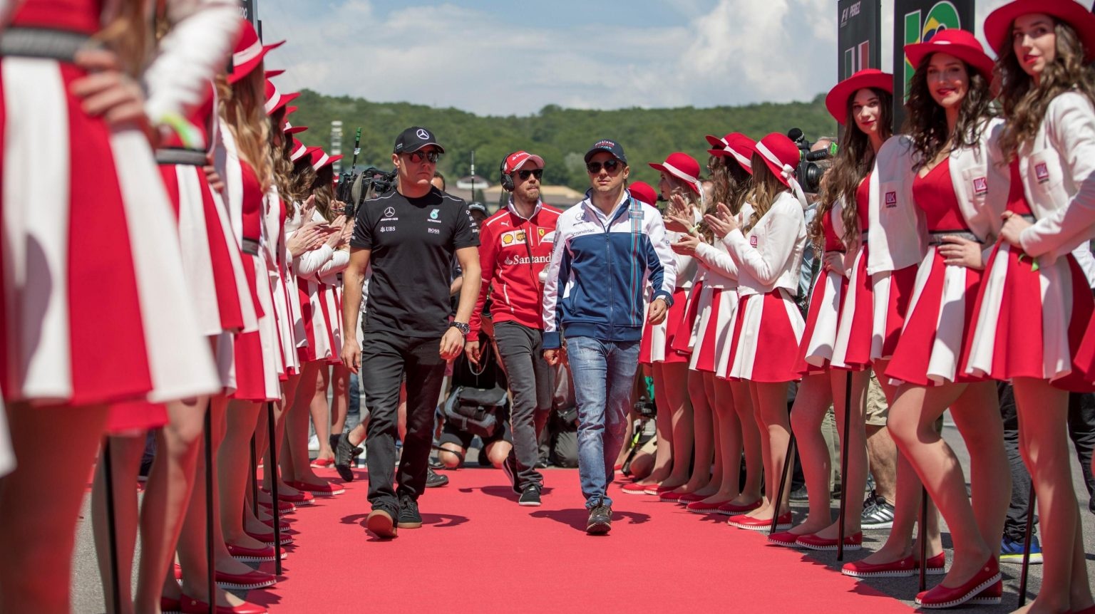 grid girl xinh dep ham nong chang F1 anh 2