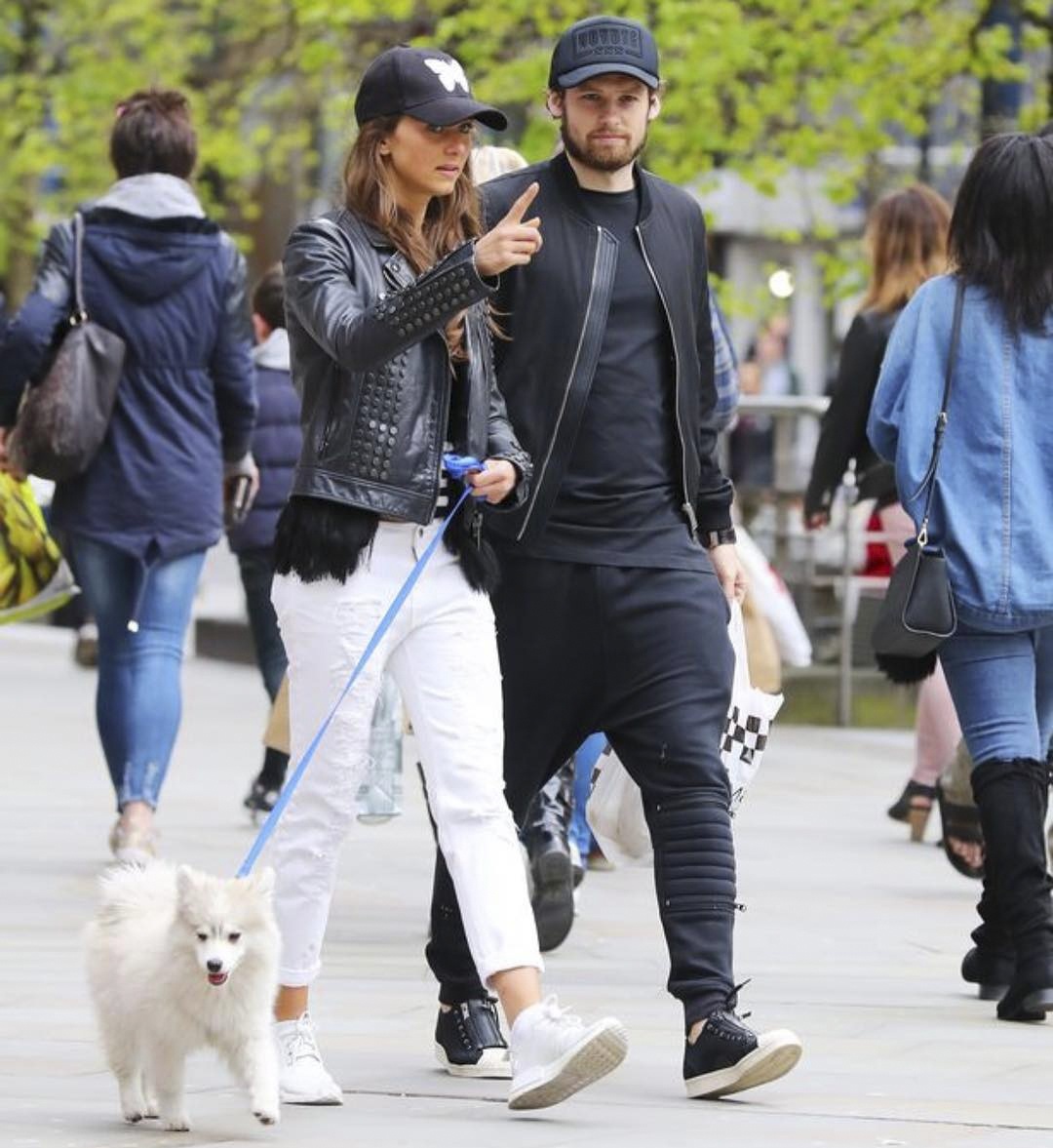 Dàn chân dài đến Old Trafford cổ vũ ảnh 9 Dan chan dai den Old Trafford co vu anh 9