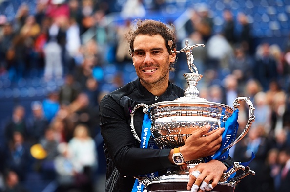 Nadal lap them ky luc vo tien khoang hau hinh anh