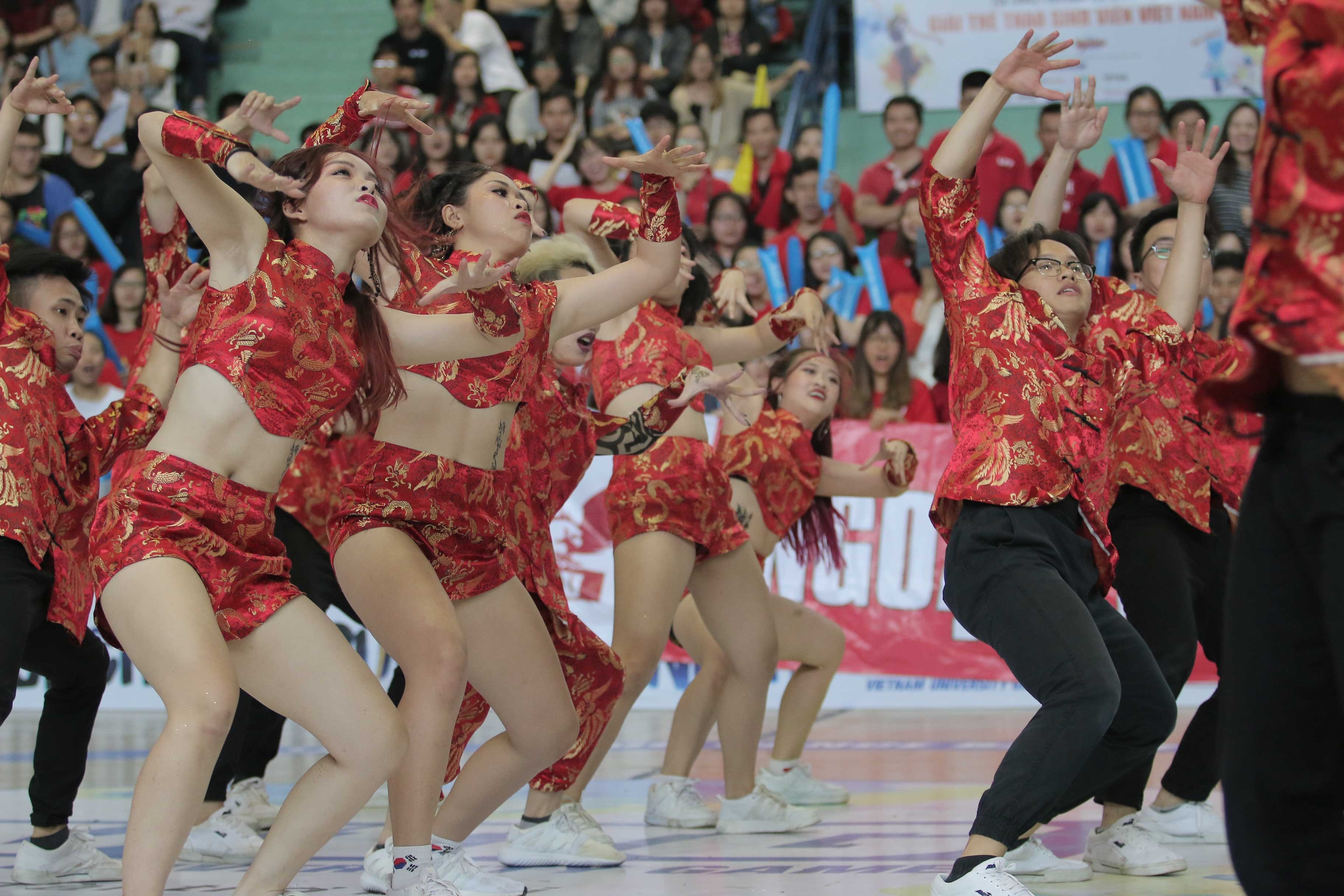 Nha VD Dance Battle DH Ngoai Thuong anh 4