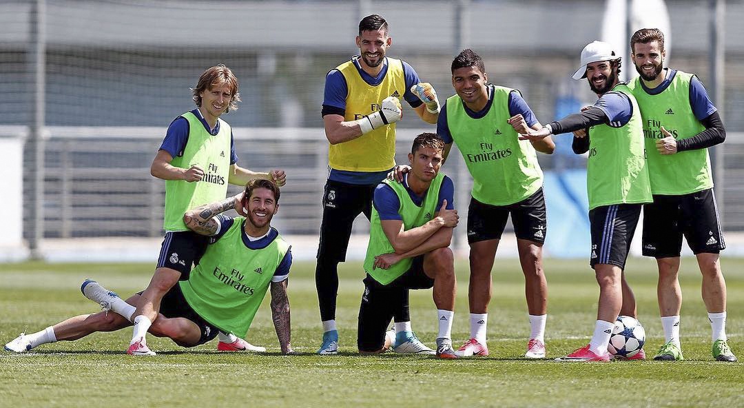 Messi khoe bo suu tap anh 5