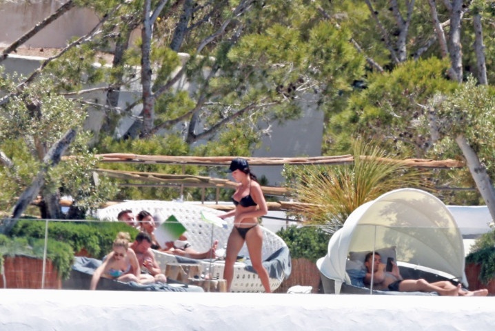 Ronaldo va ban gai nong bong anh 7