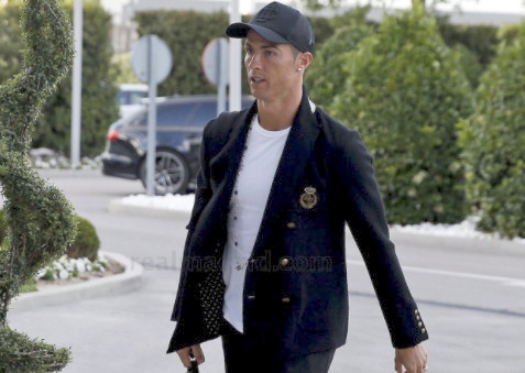 Ronaldo va dan sao Real sanh dieu truoc ban ket luot ve hinh anh