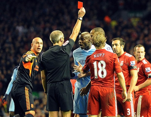 Lộ bí mật hợp đồng của Balotelli ảnh 1 Lo bi mat hop dong cua Balotelli anh 1