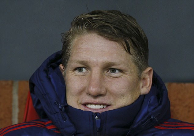 Them 3 sao bong da bi lo bi mat hop dong hinh anh