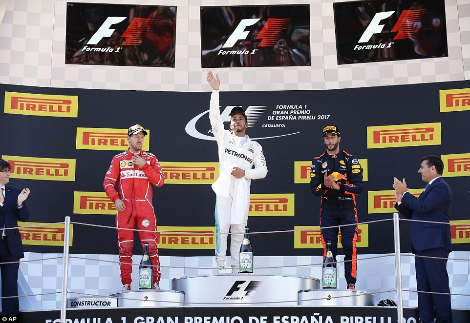 Hamilton đăng quang Spanish GP ảnh 2 Hamilton dang quang Spanish GP anh 2