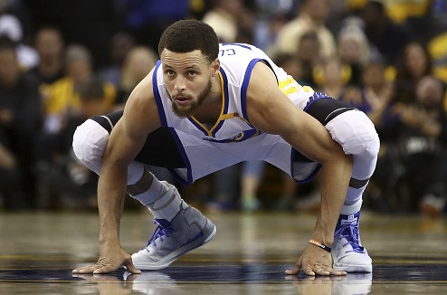 Thieu vang ngoi sao, Spurs bi Warriors de bep o game 2 hinh anh