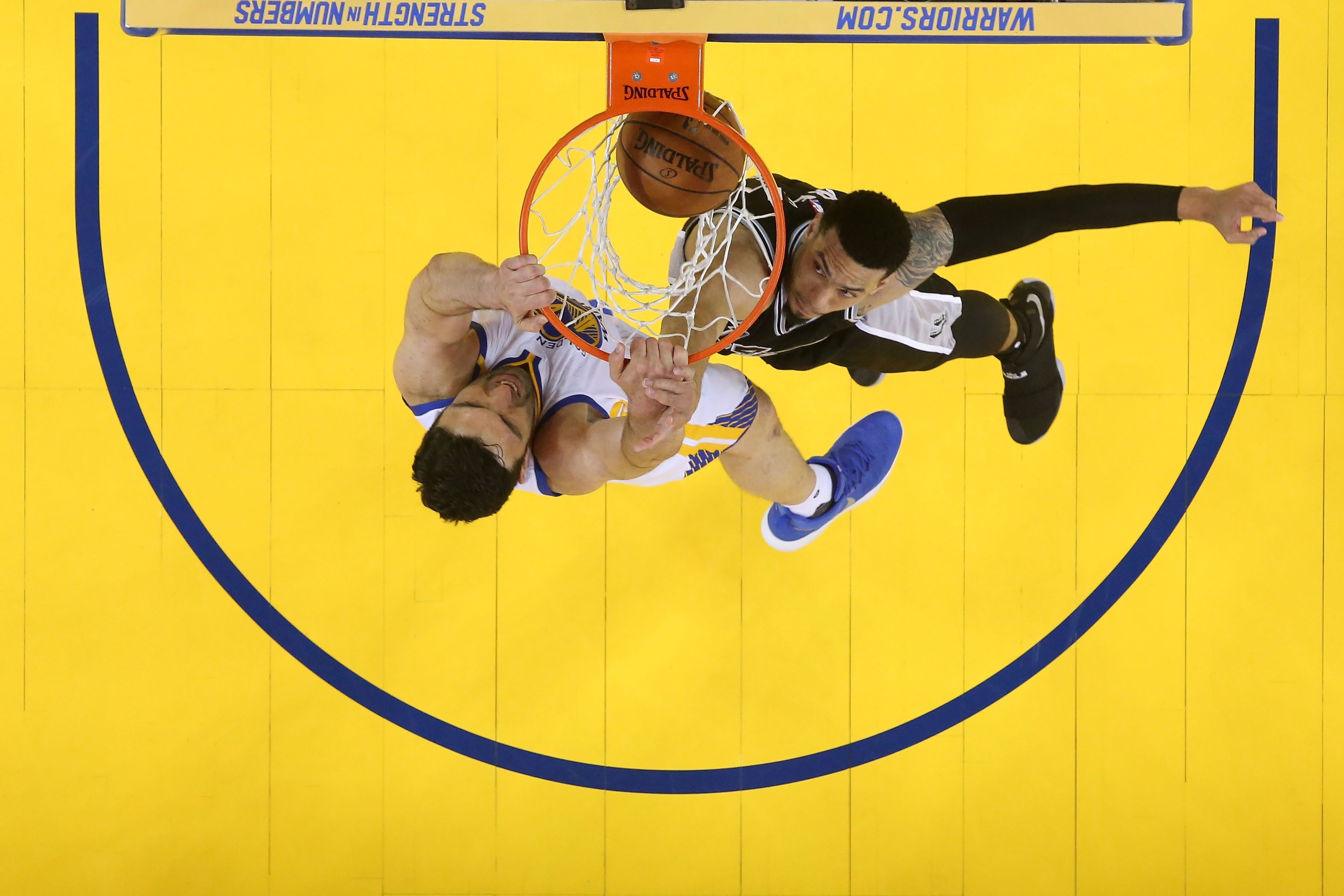 Spurs bi Warriors de bep o game 2 anh 9